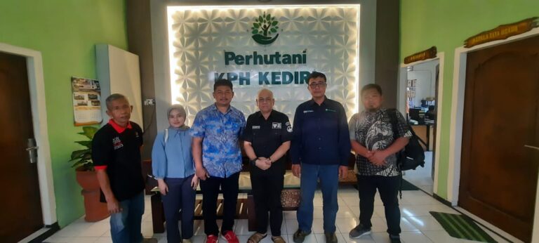 Silaturahmi Berbuah Kerjasama, FKBN dan Perhutani Kediri Siap Bergandengan Tangan