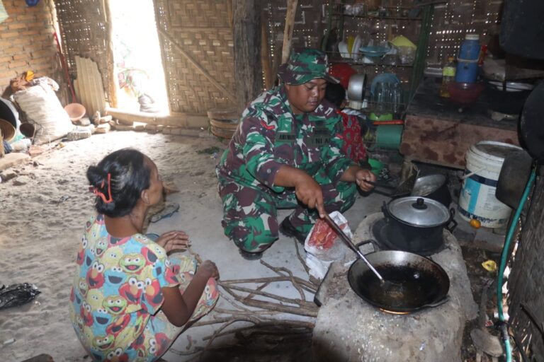 Akrabnya TNI dan Warga Desa Pagung: Satgas TMMD 122 Ajak Warga Masak Bersama