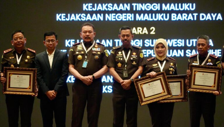 Kejati Jatim Raih  Penghargaan Terbaik Penampilan Video Restorative Justice dan Paduan Suara Mars Jampidum  
