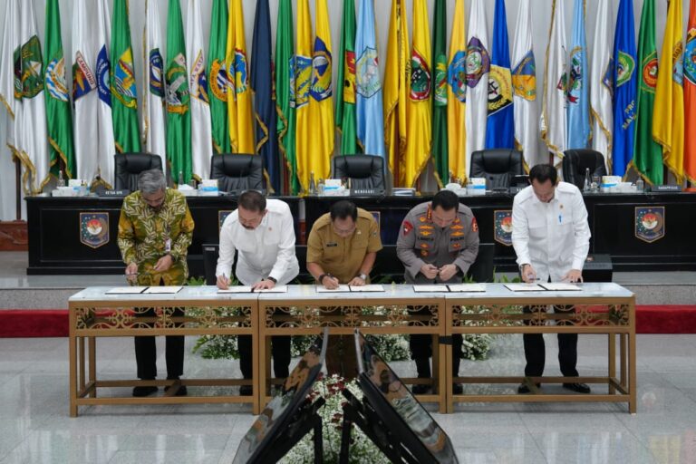Jaksa Agung Tegaskan Komitmen Pengawasan Perizinan Daerah Melalui Nota Kesepahaman