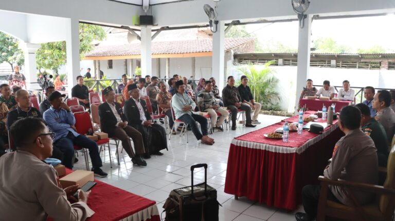 Kapolres Nganjuk Perkuat Sinergi Keamanan Wilayah Melalui Silaturahmi Kamtibmas di Kecamatan Baron