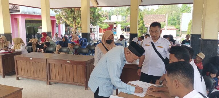 Akurasi Validasi Data , Pemdes Dero Sukses Salurkan BLT-DD Triwulan II Melalui Pendekatan Deliberatif